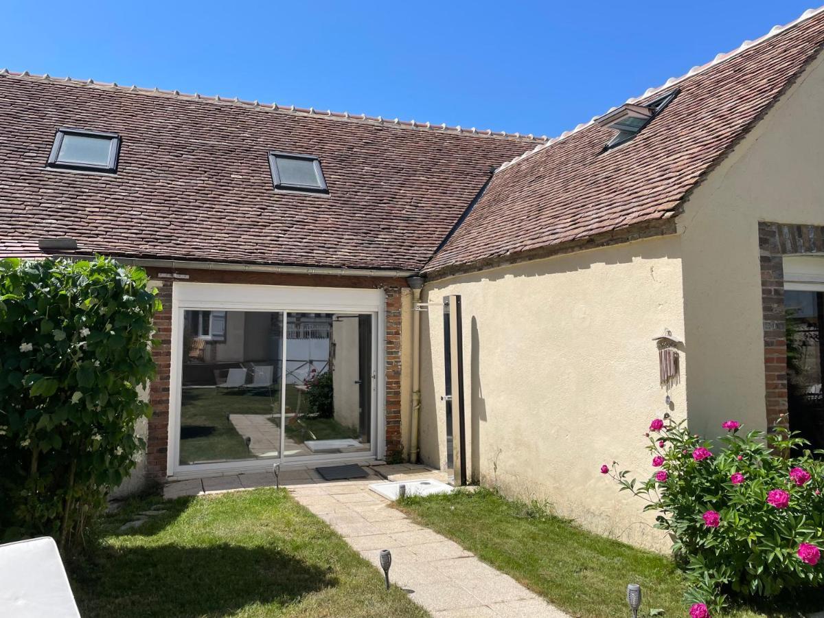 jolie maison de campagne avec piscine intérieur chauffée Fontaine-la-Gaillarde Exterior foto