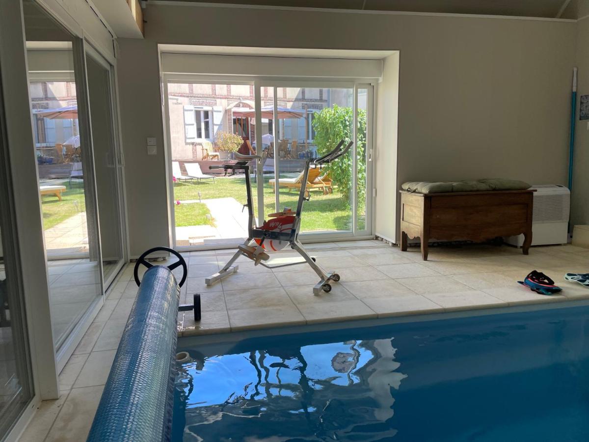 jolie maison de campagne avec piscine intérieur chauffée Fontaine-la-Gaillarde Exterior foto