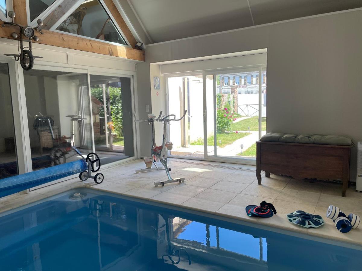 jolie maison de campagne avec piscine intérieur chauffée Fontaine-la-Gaillarde Exterior foto